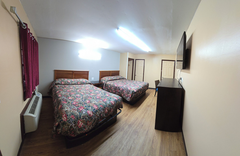 Bedroom 3, Candle Light Motel, Dale