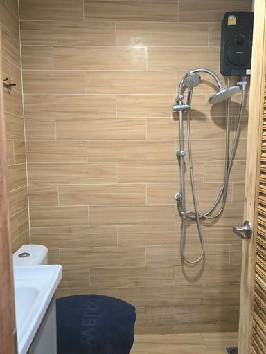 Bathroom 3, De' Ocean land, Pattaya