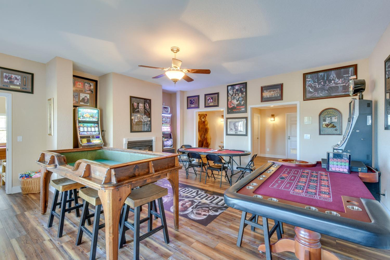 Others 5, Hot Tub, Arcade & Casino! Blue Ridge Mtn Mansion, Union