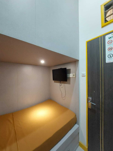 Bedroom 3, Autumn Living Hotel Capsule, Surabaya