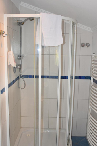 Bathroom 7