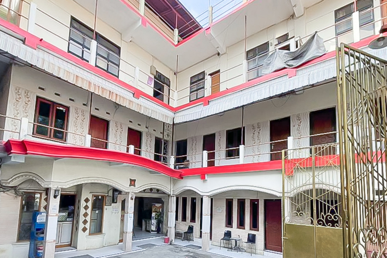 Exterior & Views 2, RedDoorz near Grage Mall Cirebon, Cirebon