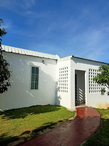 Exterior 7