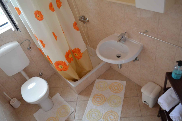 Bathroom 2, Apartment Palit 1, Lopar/Supetarska Draga