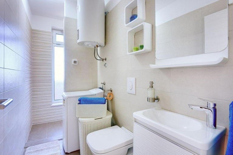 Bathroom, Apartment Val, Medulin
