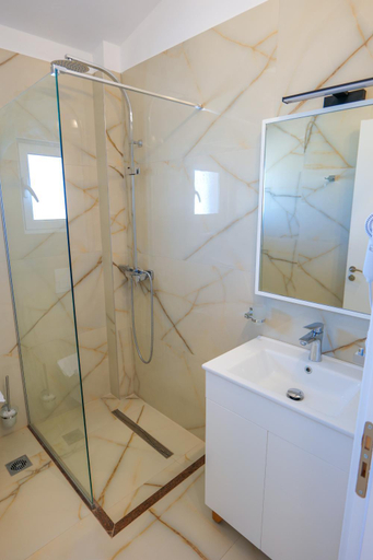 Bathroom 2, Three Islands Hotel Of Ksamil, Sarandës