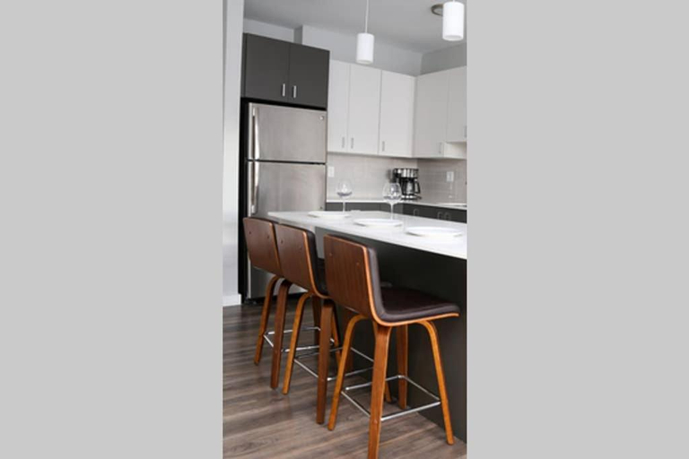 Others 4, Luxury Apartment with Gym, Steps From Commuter Rail #3013, Middlesex