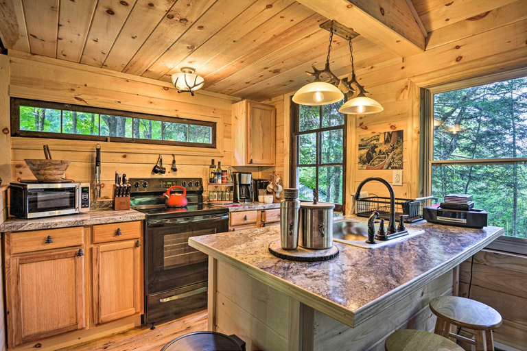 Food & Drinks 5, Adirondacks Cabin w/ Fire Pit on Otter Lake!, Oneida
