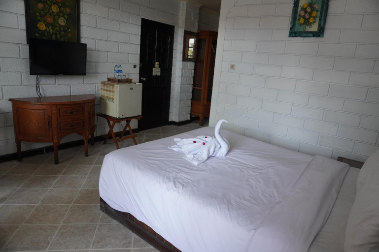 Bedroom 13
