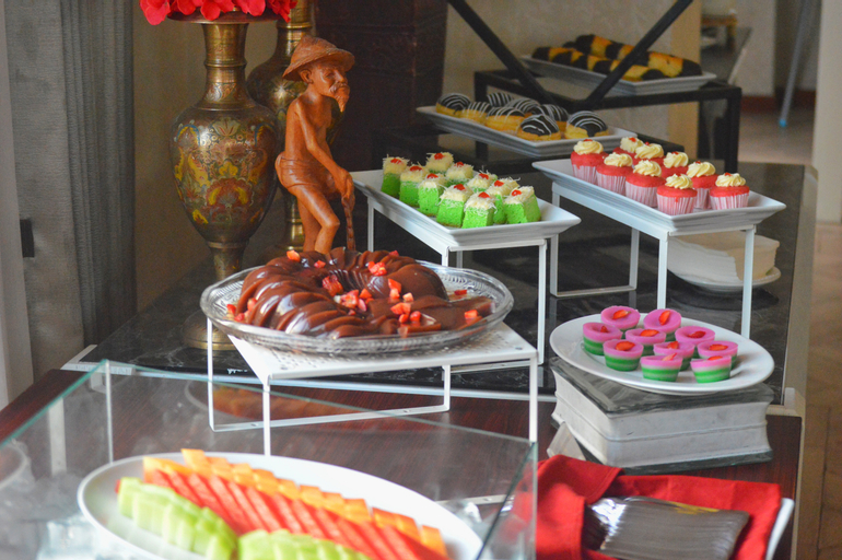 Food & Drinks 6