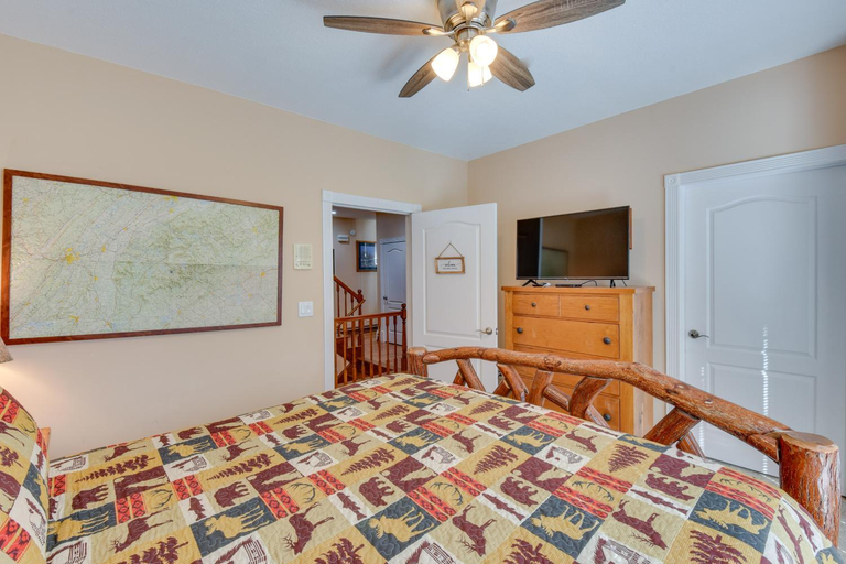 Bedroom 2, Hot Tub, Arcade & Casino! Blue Ridge Mtn Mansion, Union