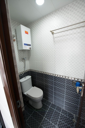 Bathroom 12