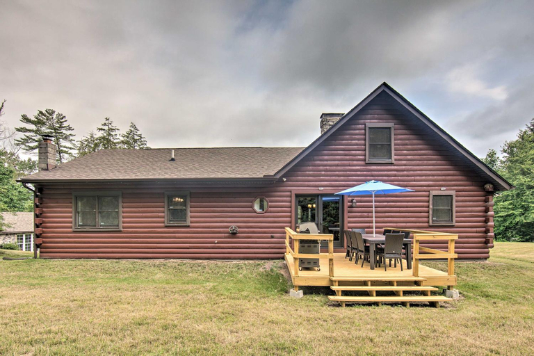 Exterior & Views