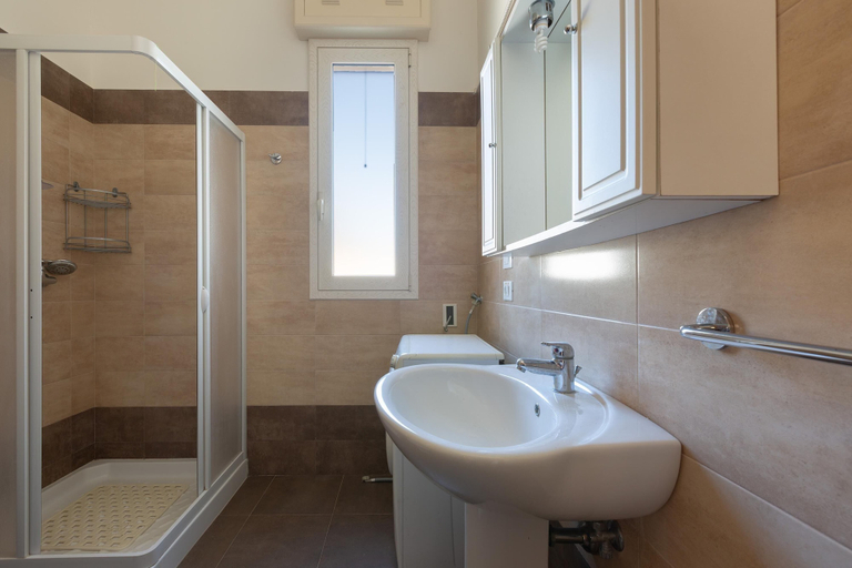 Bathroom 3, 3847 Villetta Le Largure B by Barbarhouse, Lecce