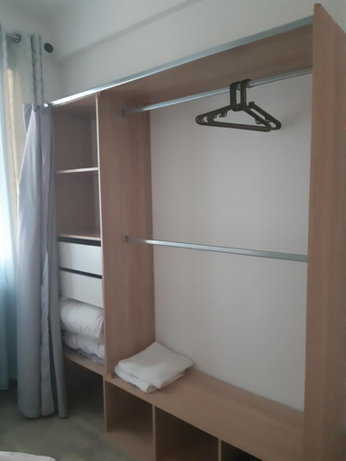 Bathroom 2, T2 entierement equipe, proche toutes commodites, Alpes-Maritimes
