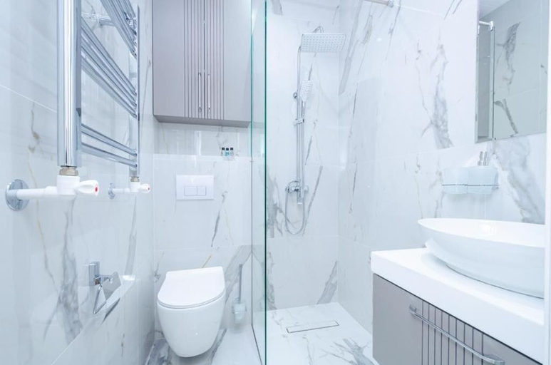 Others 4, La Torre Hotel, Yerevan