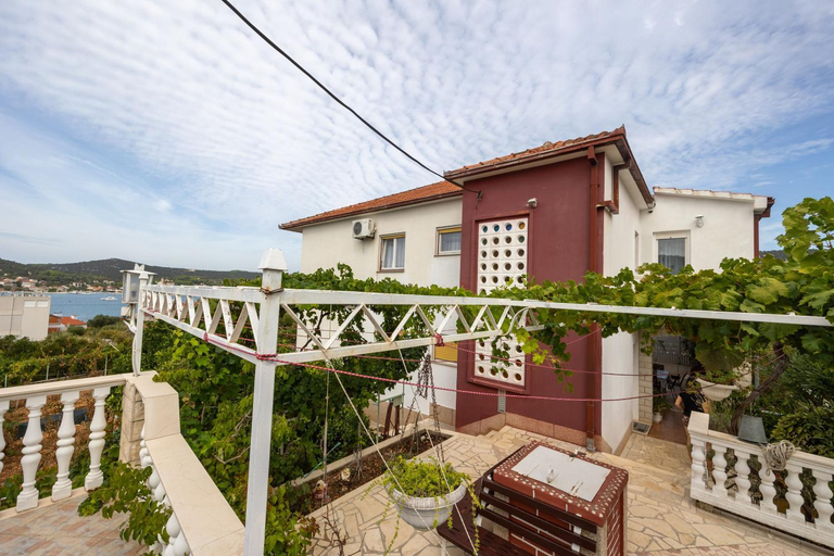 Others 4, Apartment Frane, Marina