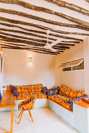 Others 5, Mkunguni Villas, Kusini