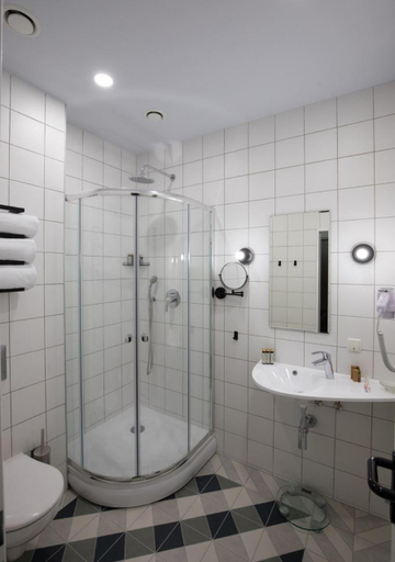 Bathroom 4, Four Rooms City, Kharkivs'ka