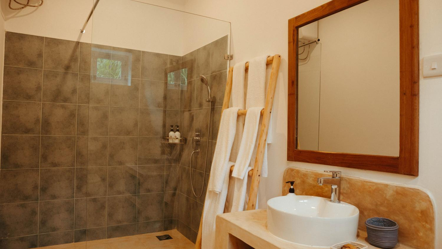 Bathroom, Villa Hibiscus Zanzibar, Kusini