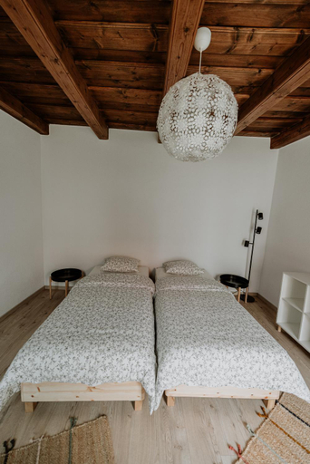 Others 4, Casa Botar Vendeghaz, Rametea