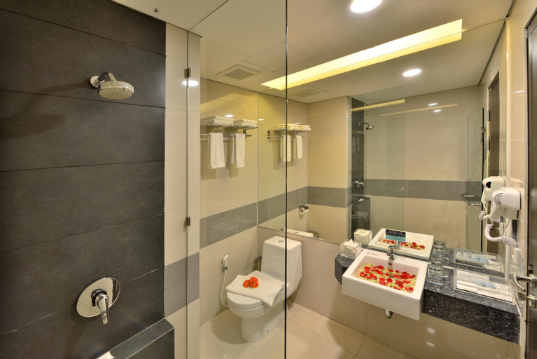 Bathroom 14