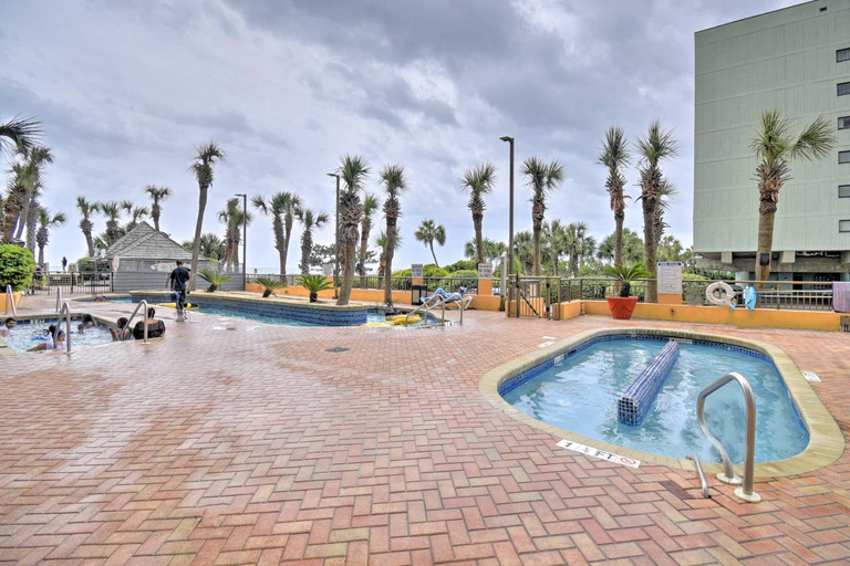 Sport & Beauty 2, Ocean View & Lazy River: Condo in Myrtle Beach!, Horry