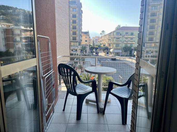Others 5, Residence Stella Maris, Savona