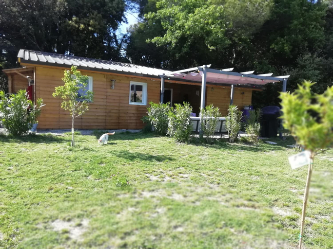 Exterior 6