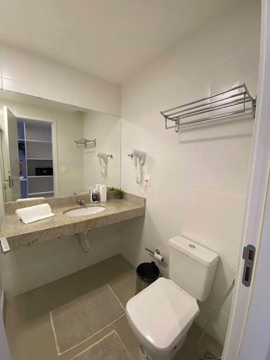 Bathroom 4, Flat 104 Hotel Samba, Cabo Frio