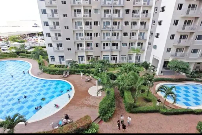 Chic 2BR Condo Unit at South Residences, Las Piñas