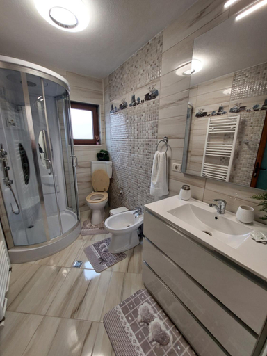 Bathroom 2, Maria's Dream House, Zarnesti