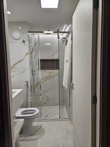 Bathroom 3, Flat Hotel GRU Guarulhos Airport, Guarulhos