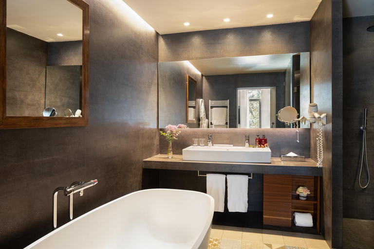 Bathroom 5, Duquesa de Cardona 4* Sup, Barcelona