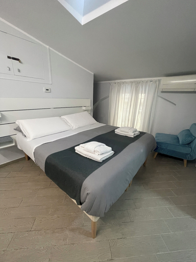 Bedroom 3, Central Suite 57, Torino