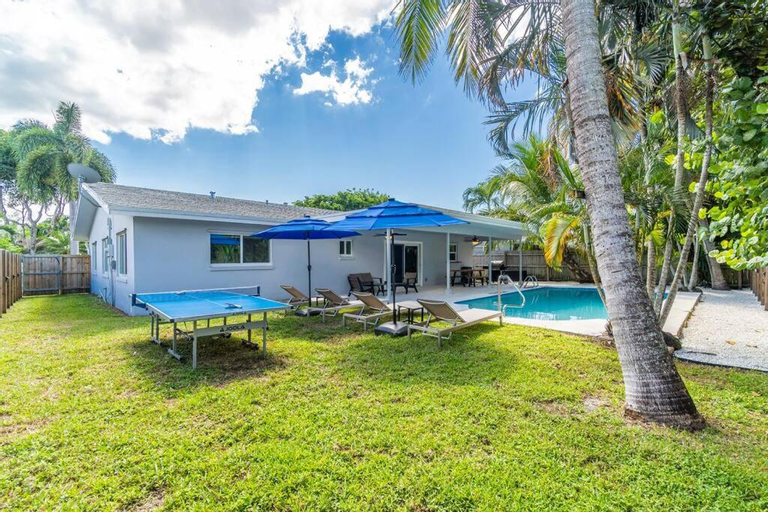 Spacious Home 4BRs Home, Game Room & Private Pool, Broward