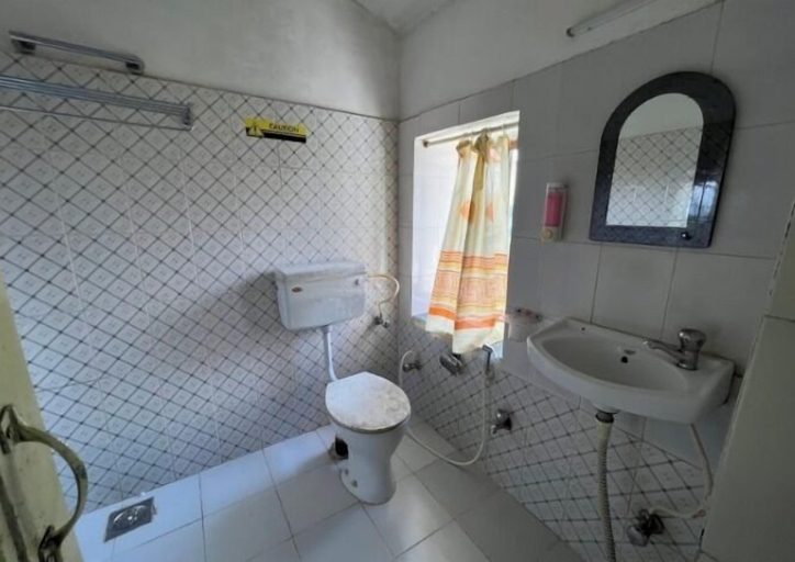 Bathroom 2, Krishna Niwas The Heritage House, Sirohi