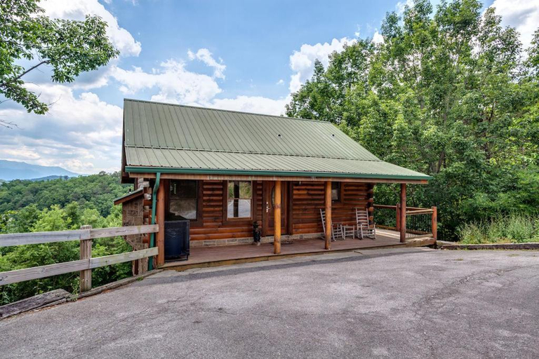 Exterior & Views 1, Absolutely Perfect Cabin by Staycating Partners, Sevier