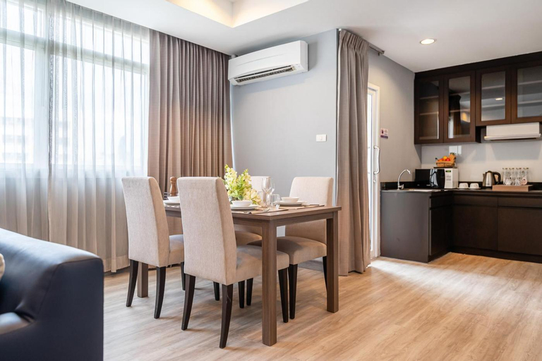 Dining Room 8