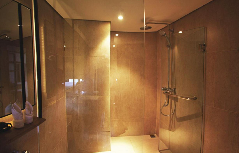 Bathroom 20