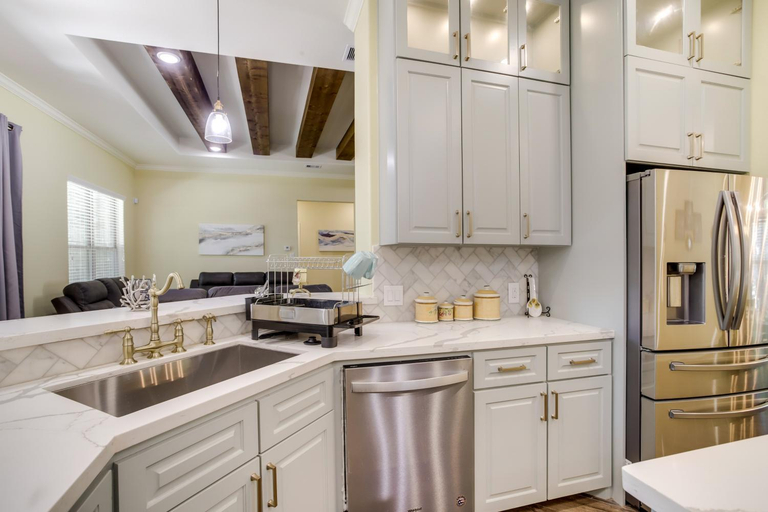 Others 3, Chic Texas Abode w/ Patio & Fenced-In Yard!, Houston