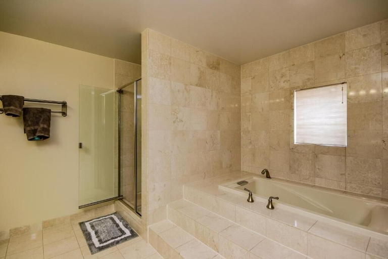 Bathroom 4, Baltimore executive Furnished rentals, Baltimore