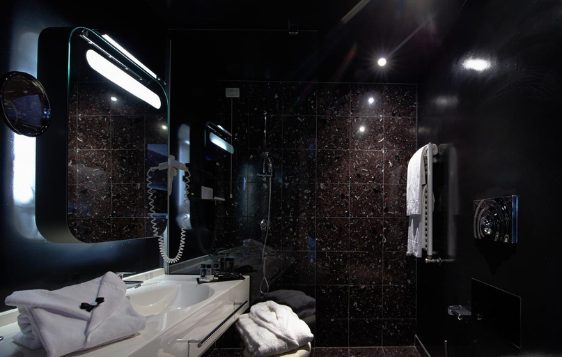 Bathroom 5, San Ranieri Hotel, Pisa