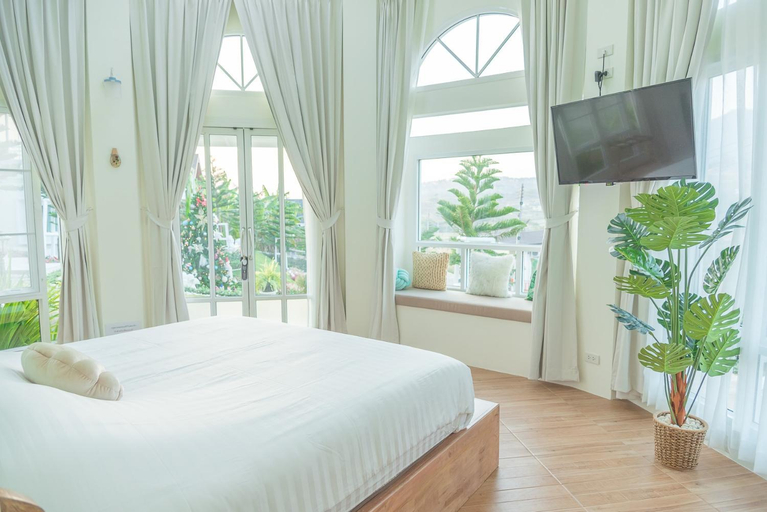 Bedroom 8