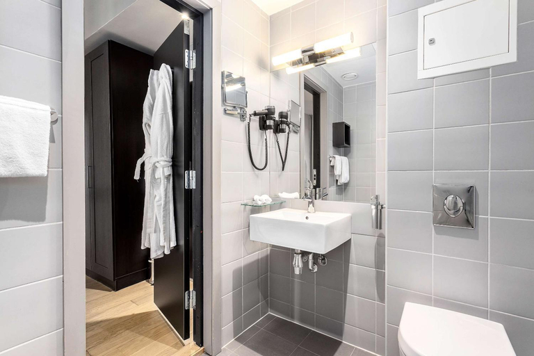 Bathroom 4, Saga Hotel Oslo, Oslo