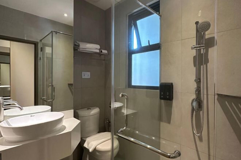 Bathroom 9