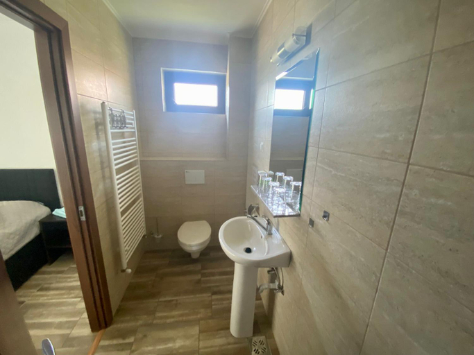 Bathroom 3, Residenz Zikeli, Viisoara