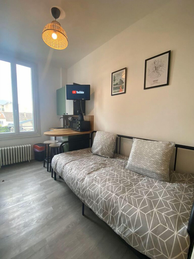 Bedroom 3, Les Sources Vichy, Allier