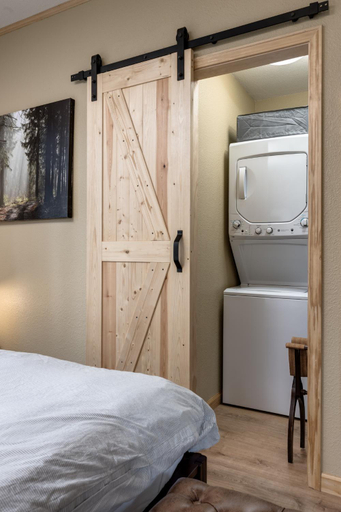 Bedroom 2, Little House in the Big Woods, Butte