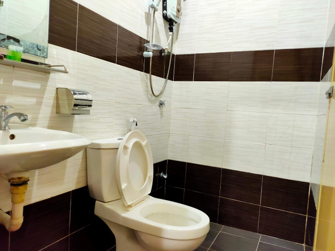 Bathroom 5, Ria Cameron Hotel, Cameron Highlands